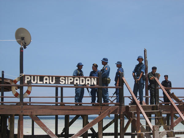 Palau Sipadan - safety in numbers