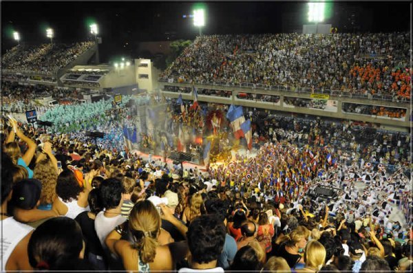The French Float - from a distance - Rio Carnival