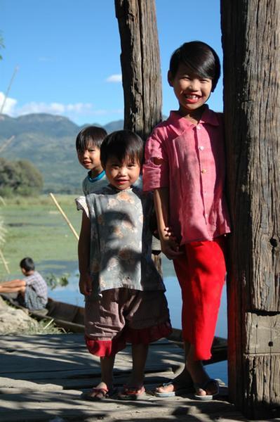 Children at Lake Inle
