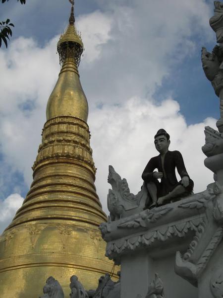 Zedi at Shwedagon Paya