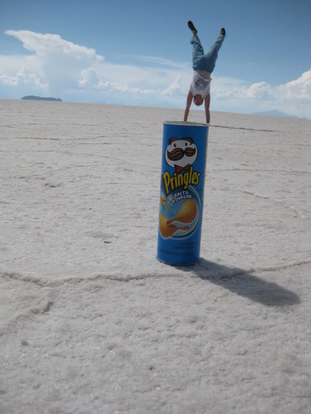 Hand stand on the pringles