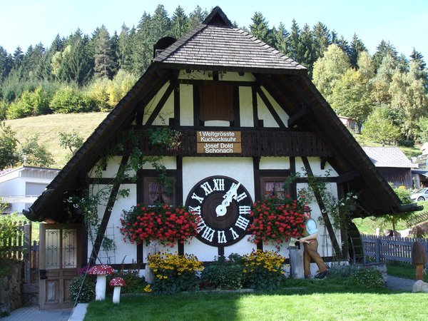 download the largest cuckoo clock in the world