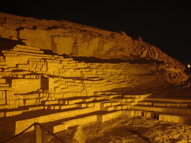 Huaca Pucllana ruins at night