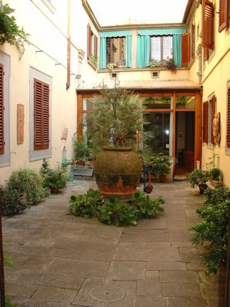 Small courtyard leading to one of the hotel's buildings
