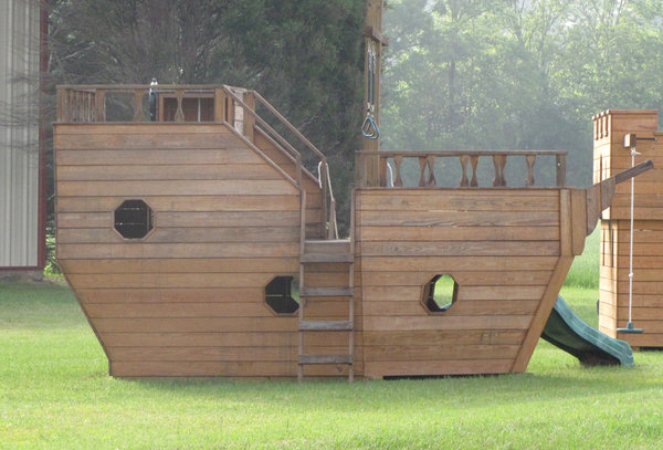 Boat-shaped Playhouse
