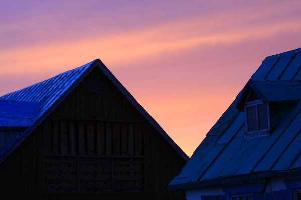 Sunset amongst Moron's houses