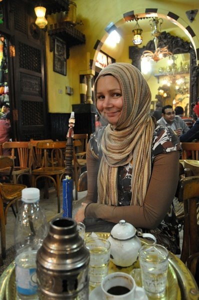 Sarah Goes Native..... Complete with Head Scarf and Shisha Pipe 