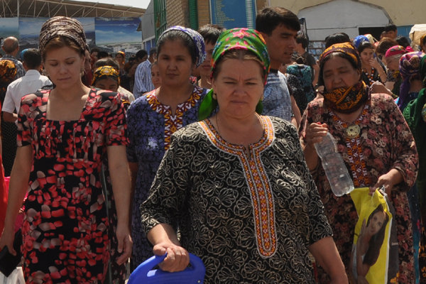 Local Women - Tolkuchka Bazaar