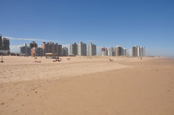 Quiet Beach by the City - Punta del Este