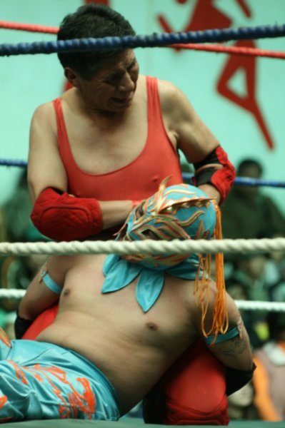 Wrestling at El Alto