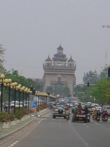 Arc de Triomphe, Vientiane