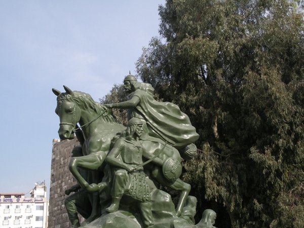 Statue of Saladin