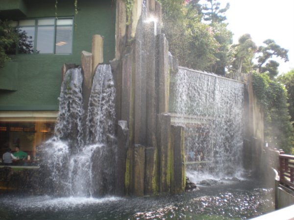 Nan Lian Gardens - Silver Strand waterfalls (3)