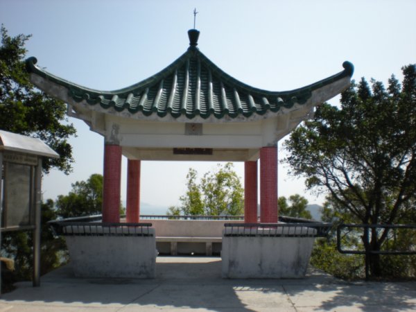 pavilion at Finger Hill summit, Peng Chau