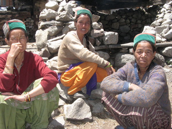women wearing kinnaur cap