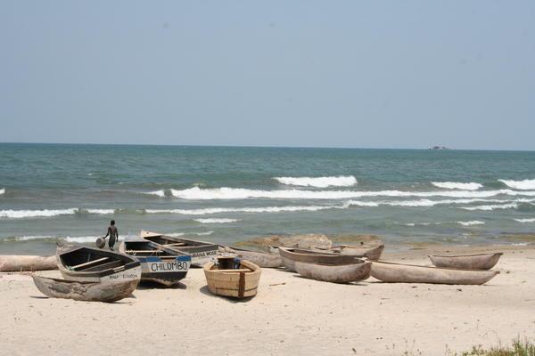 Lac Malawi et barques de pêcheurs