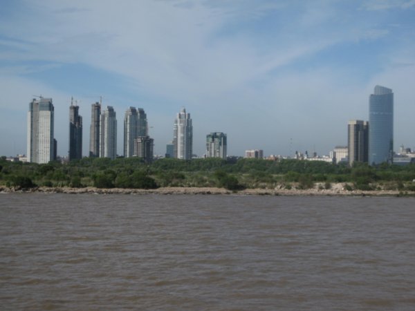 stolpnice in 'cista' reka La Plata