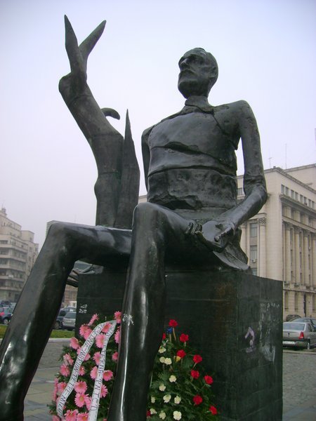 Iuliu Maniu statue