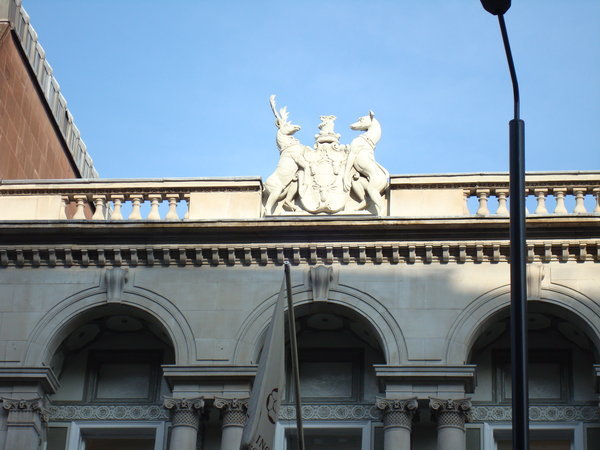 Detail, Picadilly