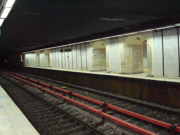 Piata Romana Metro
