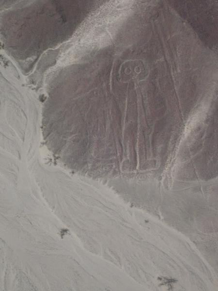Nazca Lines - Waving Alien (or owl?)