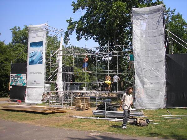 Building The Main Stage