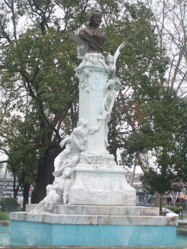 Cool statue fountian in Bilbao
