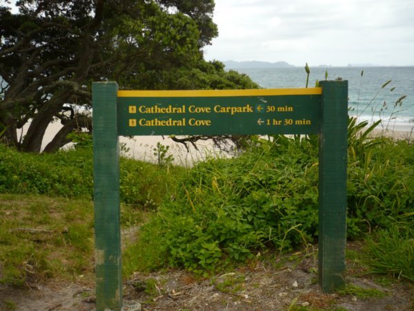 Starting point to Cathedral Cove hike