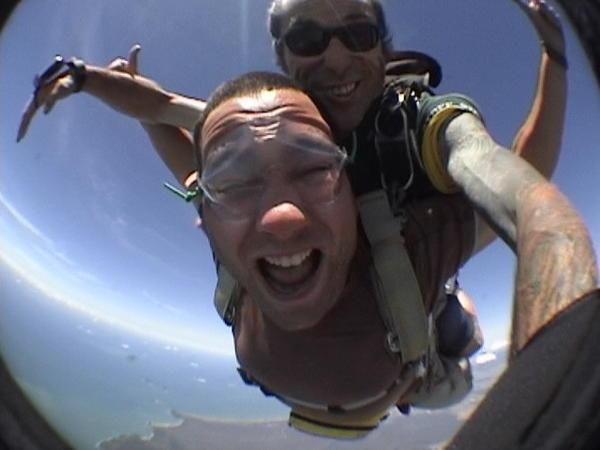 Skydiving, Cairns