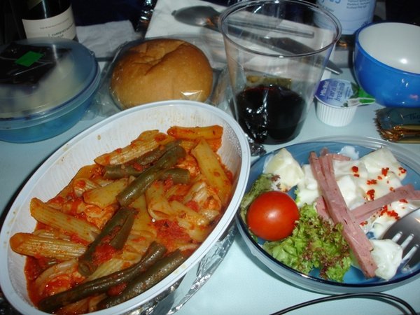 Airplane food = yummy!