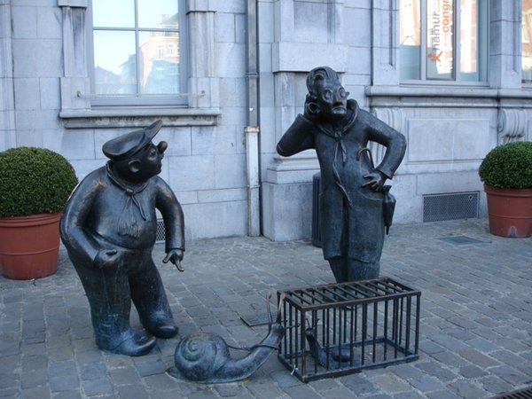 Namur statues
