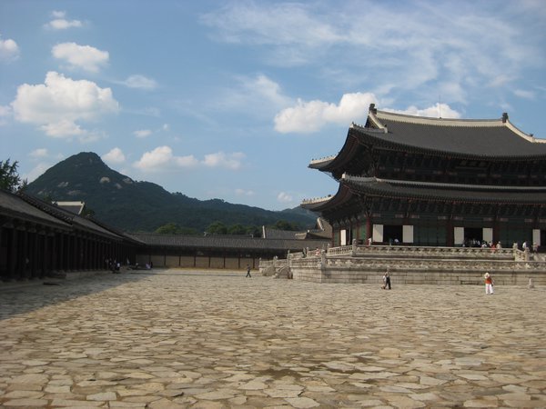 Gyeongbokgung courtyard