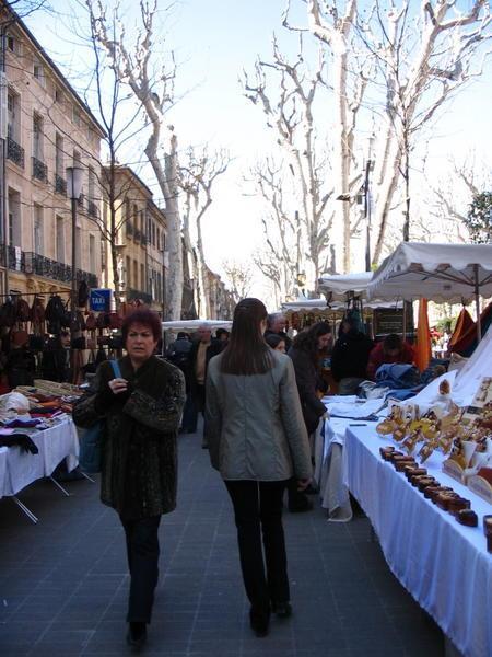 The market on the Cours Mirabeau