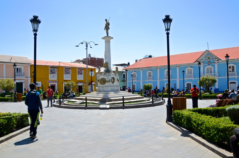 Pino Square, Puno