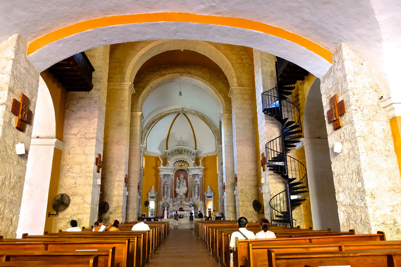 Altar at the Convento de Santo Domingo