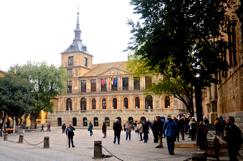 Plaza de Ayunteamiento or Cathedral Square 