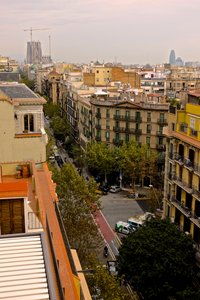 “Block of Discord”, Sagrada Familia in the distance