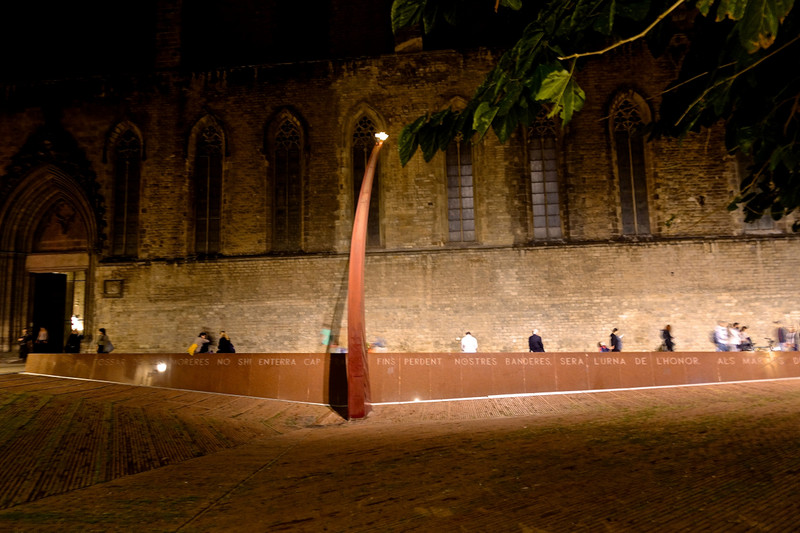 Fossar de les Morere memorial behind the Cathedral of the Sea
