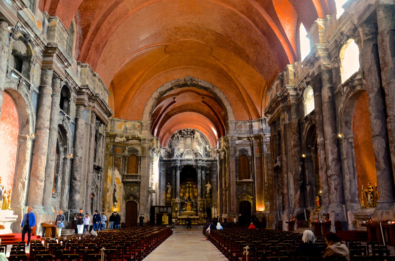 Interior remains of Sao Domingos after the 1959 fire