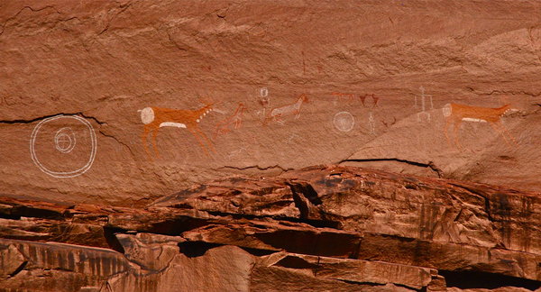 Petroglyphs of the ancient Dine people of Canyon de Chelly