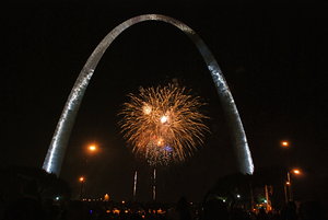 stone arch bridge fireworks 2021