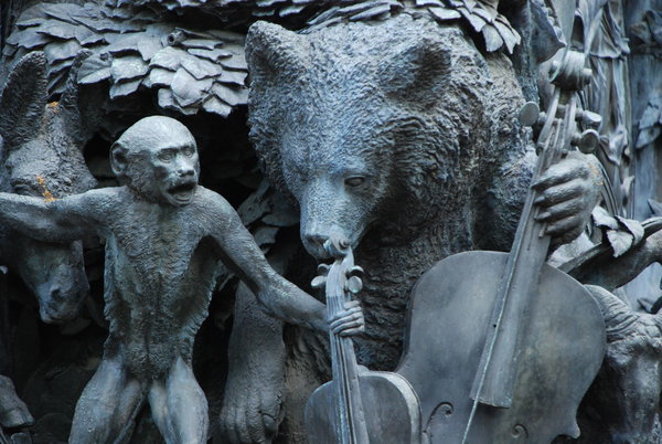 Detail of Ivan Krylov's statue in the Summer Garden