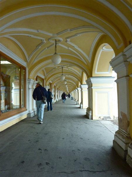 Gostiny Dvor, St Petersburg's fashionable mall