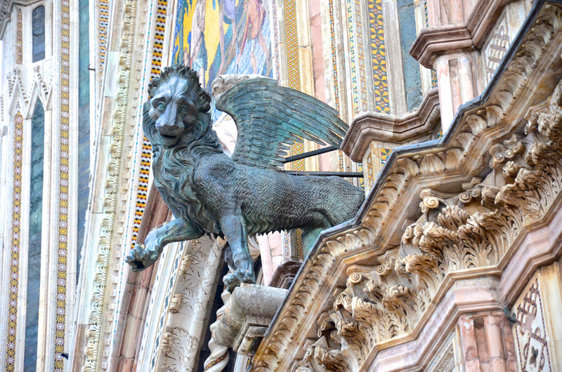 Details on the Orvieto Cathedral