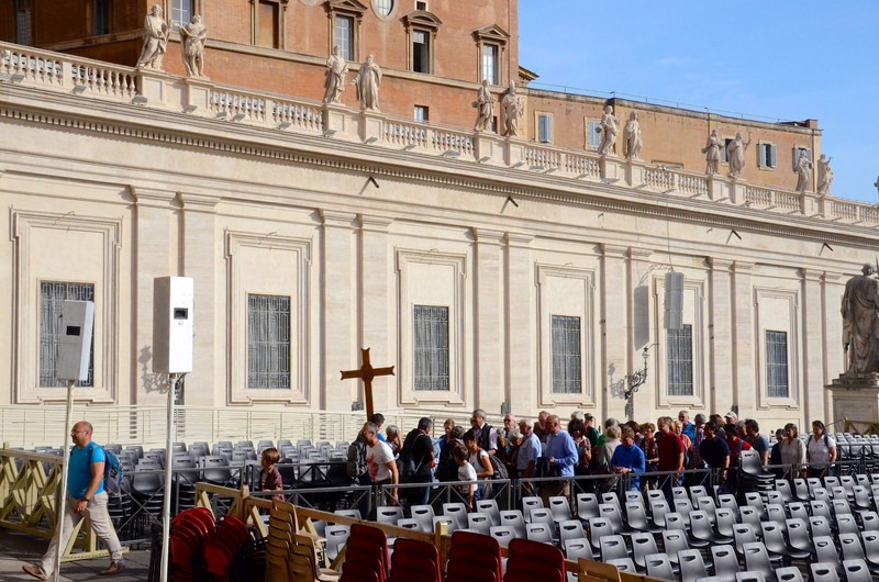 Pilgrims in line to enter St Peter's Basilica