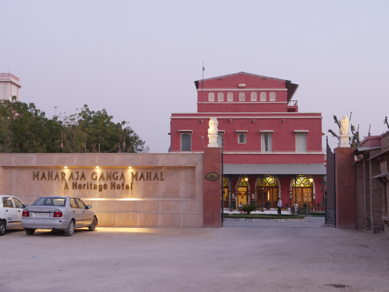 Maharaja Ganga Mahal Hotel 