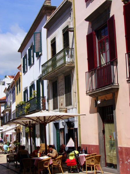 Funchal's street cafes