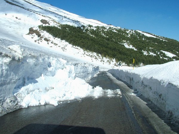 The road up to Mt Etna