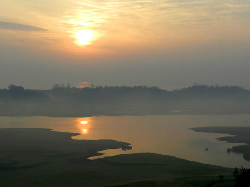 Sunrise - Pong Reservoir