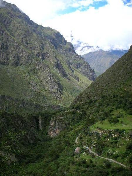 the inca trail and andes mountains | Photo